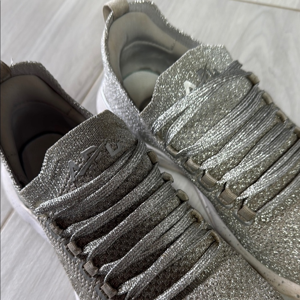 APL Techloom Breeze Silver Sneakers - Picture 2 of 8